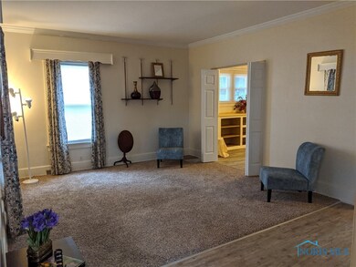 New Carpet & Paint in the Living Room