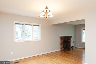111 S Spring St, Falls Church, VA 22046 - photo 4