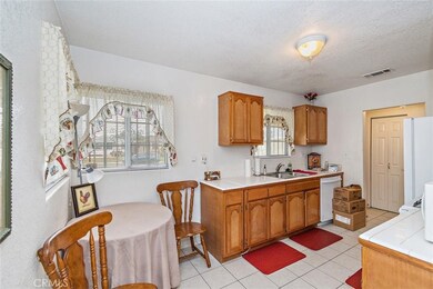 1014 W 137th St, Compton, CA 90222 - photo 7