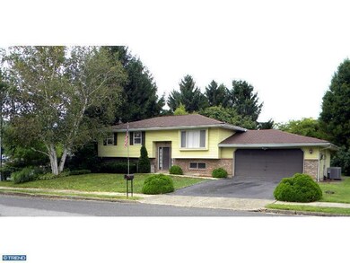 4525 Nile Dr, Whitehall, PA 18052 - photo 2