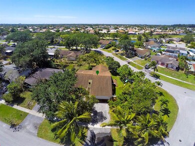 9570 Affirmed Ln, Boca Raton, FL 33496 - photo 2