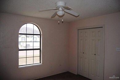 2205 Kimberly Ln unit D, Edinburg, TX 78541 - photo 6