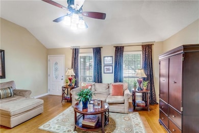 1312 Forest Cove Dr, Mobile, AL 36618 - photo 4