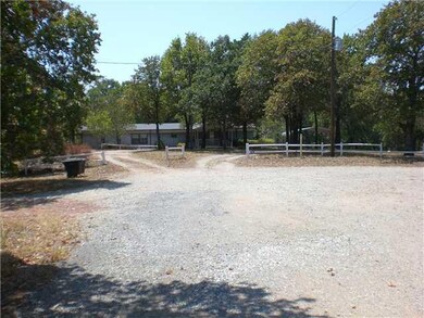 23467 High Meadow Dr, Tecumseh, OK 74873 - photo 3