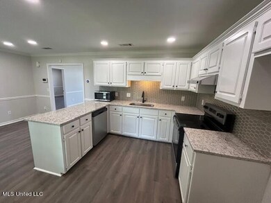 9930 Crooked Creek Cir, Byram, MS 39272 - photo 3