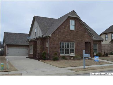 Side Driveway to Detached Garage