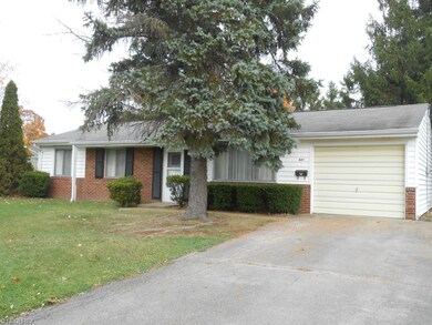 Another view of the front of this three bedroom ra