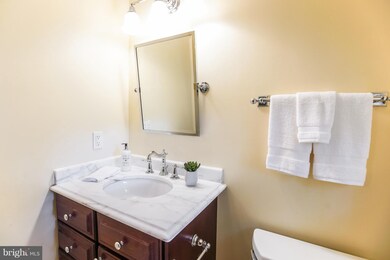 11101 Ardwick Dr, Rockville, MD 20852 - photo 7