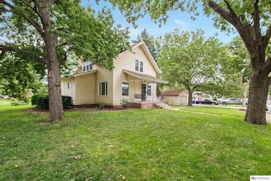 878 W 8th St, Wahoo, NE 68066 - photo 2