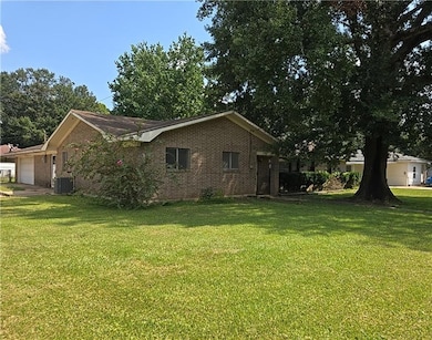 213 N Matthews St, Bunkie, LA 71322 - photo 2