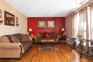 9328 Fairground Rd, Louisville, KY 40291 - photo 5