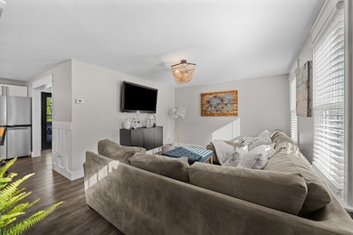 8 Dawson Cir, Holden, MA 01520 - photo 2