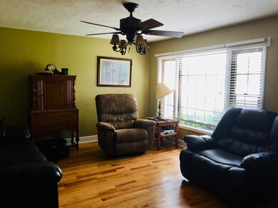 428 S Ramsey St, Manchester, TN 37355 - photo 4