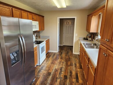 103 Greystone Way, Shelbyville, TN 37160 - photo 4