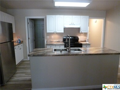 423 Buttercup Ln unit 423, New Braunfels, TX 78130 - photo 4