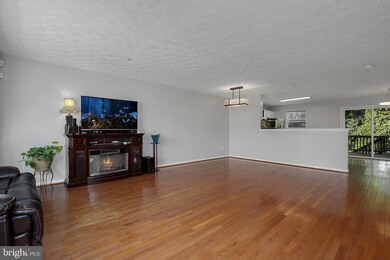 10426 Vista Gardens Dr, Bowie, MD 20720 - photo 3