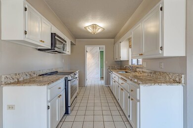 115 Frederick Rd, Fredericksburg, TX 78624 - photo 5