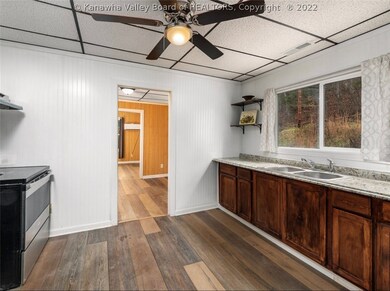 2206 Childress Rd, Alum Creek, WV 25003 - photo 4