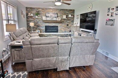 750 Leeward Ln, Oregon, WI 53575 - photo 2