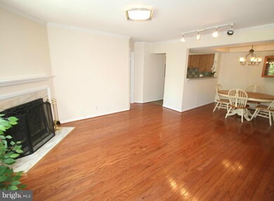 5822 Inman Park Cir unit 220, Rockville, MD 20852 - photo 6