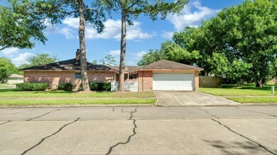 16502 Forest Bend Ave, Friendswood, TX 77546 - photo 4
