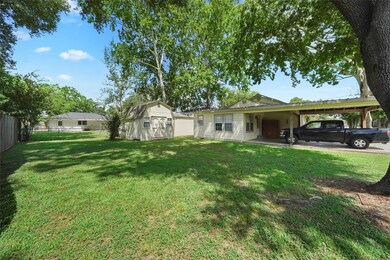 701 Clarence St, Tomball, TX 77375 - photo 5