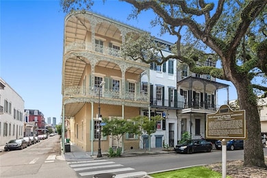 Balcony facing famous Esplanade Avenue!