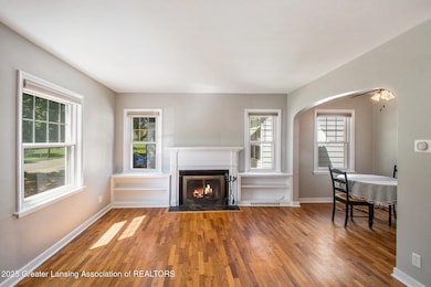 2119 Grant St. Living Room