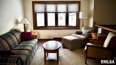 4136 Fillmore Ln, Davenport, IA 52806 - photo 4