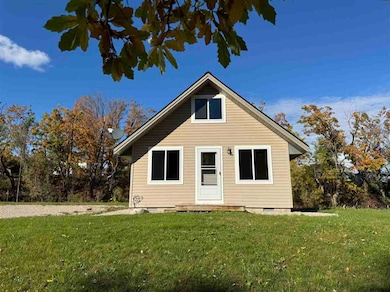 332 W Sheridan St, Petoskey, MI 49770 - photo 2