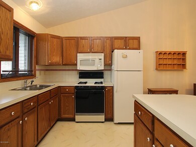 2632 Falcon Pointe Dr NW unit 8, Grand Rapids, MI 49534 - photo 5