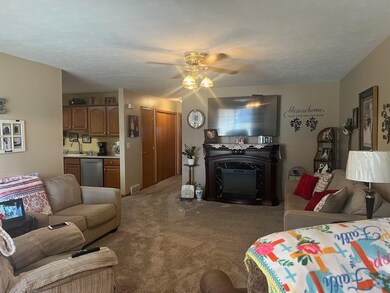 905 Heather Ln, Norfolk, NE 68701 - photo 4