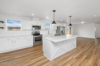 25341 N Mitchell Rd, Paulden, AZ 86334 - photo 4