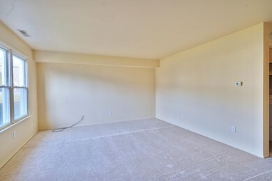 54 Eisenhower Cir, Whitehall, PA 18052 - photo 5