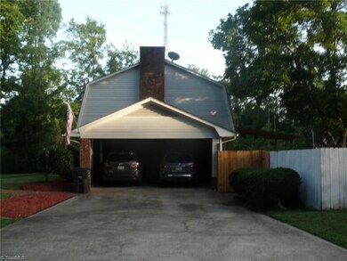 1210 Lindale Dr, Asheboro, NC 27205 - photo 3