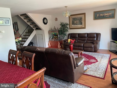 7522 Clemson Ct, Manassas, VA 20109 - photo 6