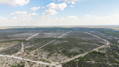 2212 Lausen Ln, Del Rio, TX 78840 - photo 6