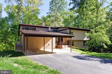 11302 Fieldstone Ln, Reston, VA 20191 - photo 2