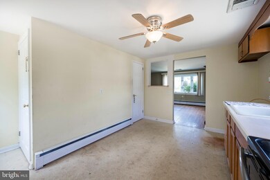 735 Willow St, Lansdale, PA 19446 - photo 4