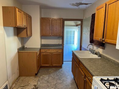 2037 4th St, Moline, IL 61265 - photo 7