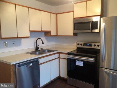 1328 Dillon Ct, Capitol Heights, MD 20743 - photo 6