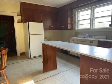 731 W Brooklyn Ave, Lancaster, SC 29720 - photo 5