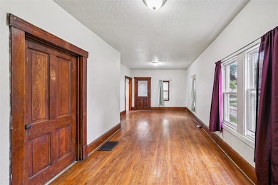 705 10th St, Belle Plaine, IA 52208 - photo 6