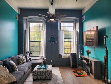 Emerson Mills unit M19, Pembroke, NH 03275 - photo 2