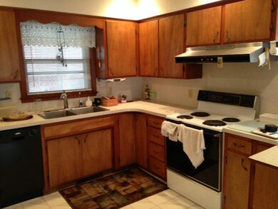 1205 E 4th Ave, Mitchell, SD 57301 - photo 4