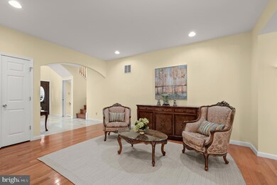 11514 Karen Dr, Potomac, MD 20854 - photo 6