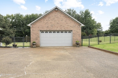 3315 Plum Point Dr E, Olive Branch, MS 38654 - photo 5