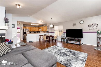06-Living Room 20230315-DW-2042-Edit
