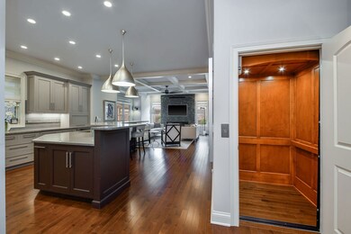 424 W Seminary Ave, Wheaton, IL 60187 - photo 7