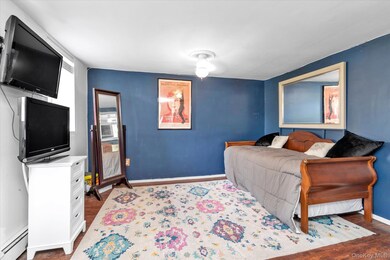 475 W Broadway unit G4, Long Beach, NY 11561 - photo 2
